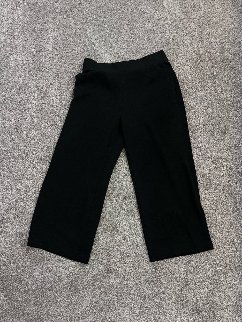 Women’s Black Wide-Leg Pull-On Capris